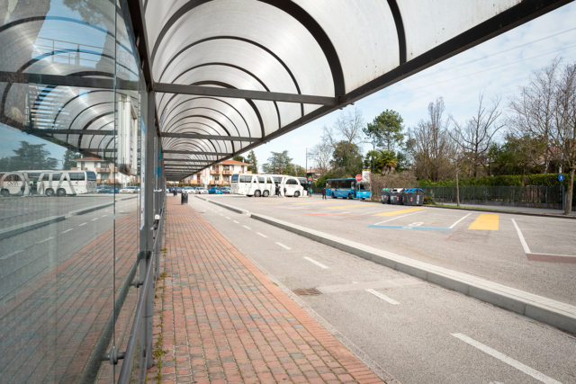 fermata degli autobus